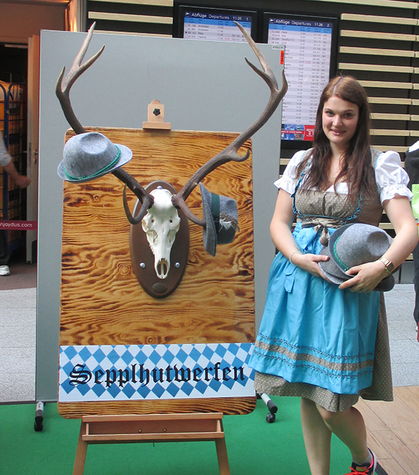 Bavarian Hat Throwing – view 2
