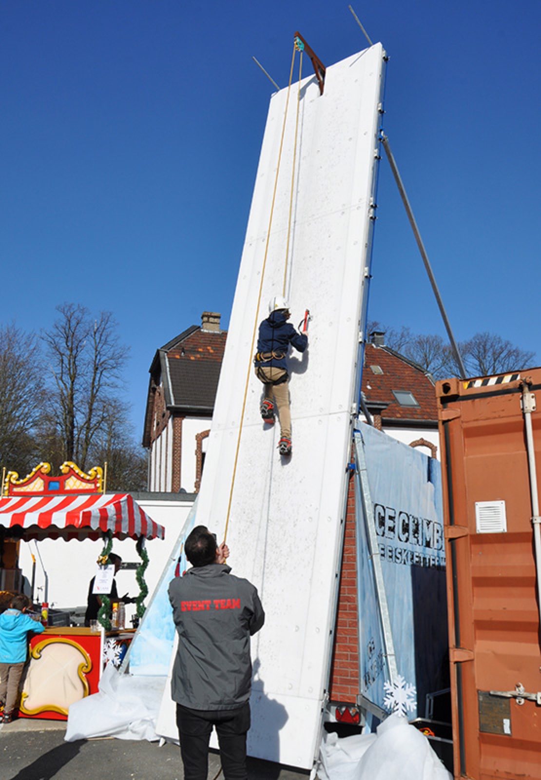 Eiskletterwand / Ice Climbing – Ansicht 5