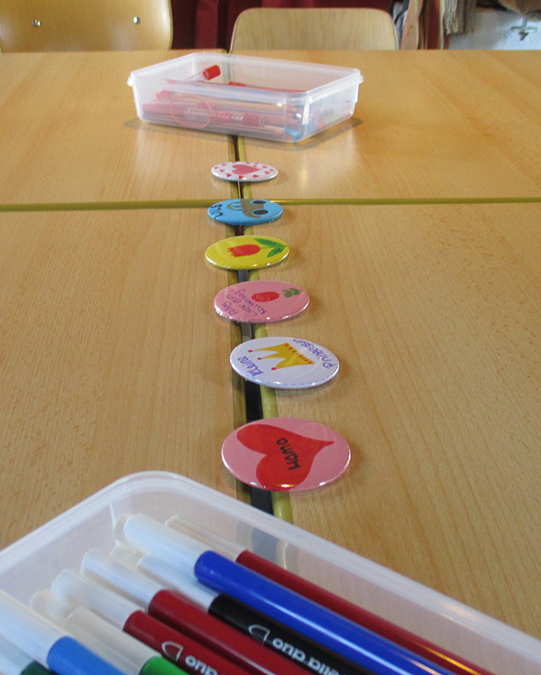 Badge Painting Activity – view 8