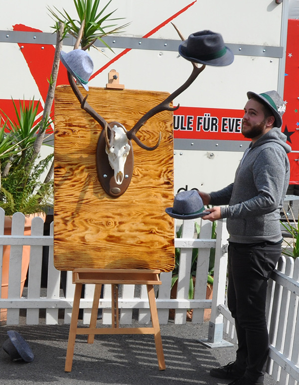 Bavarian Hat Throwing – view 5
