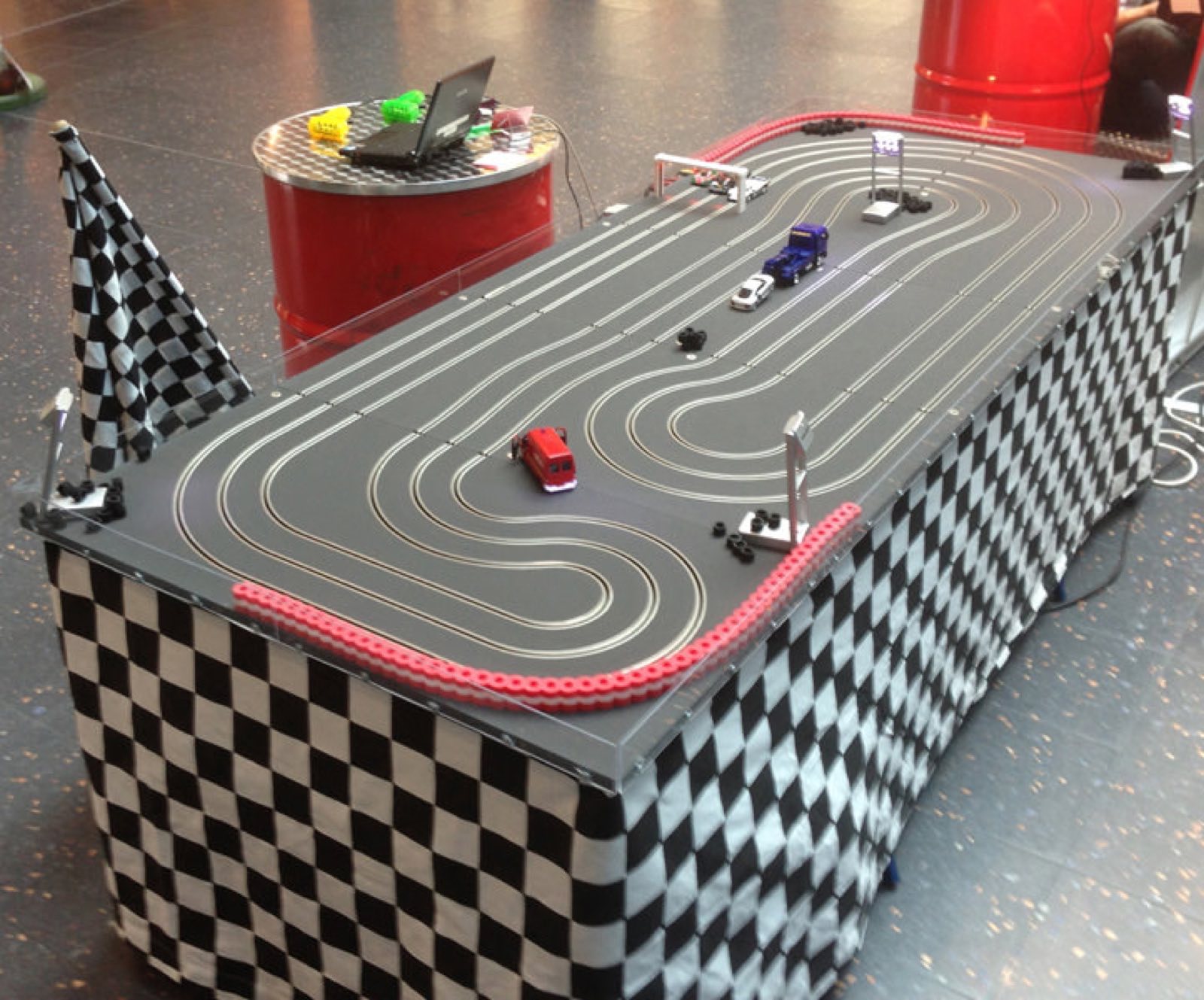 Slotcarbahn Mini – Ansicht 2