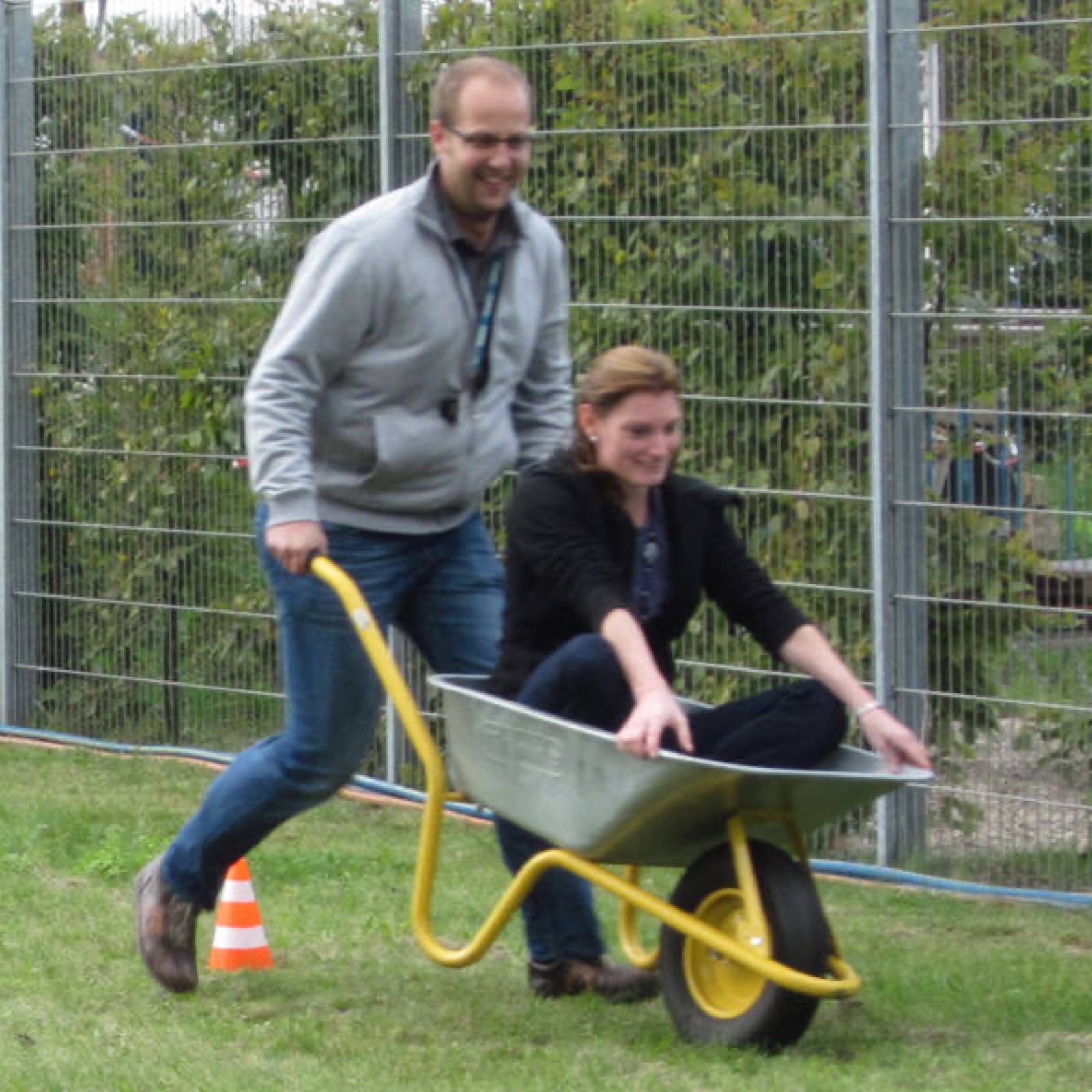 Schubkarrenrennen – Ansicht 2