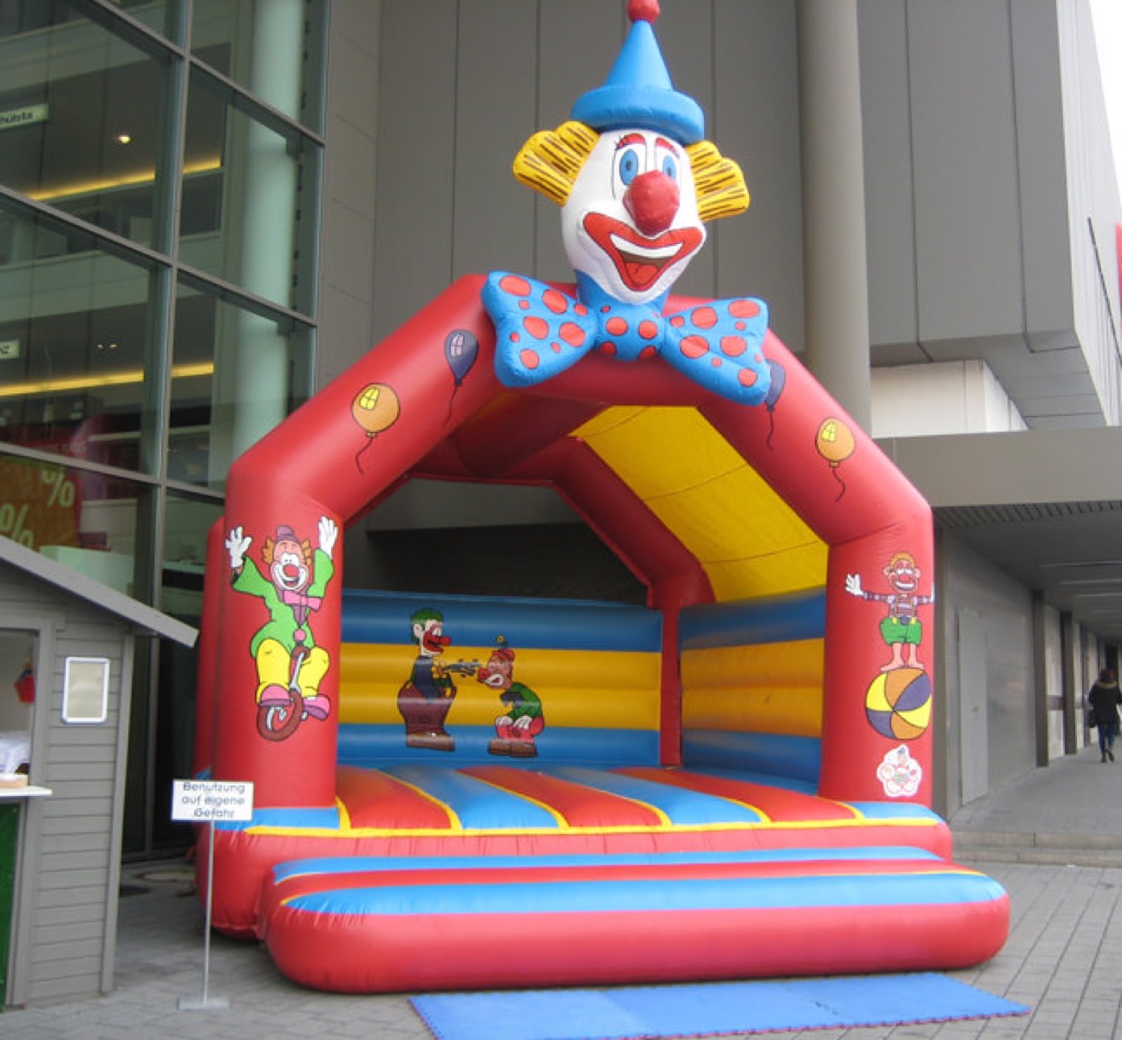 Hüpfburg Clown – Ansicht 3