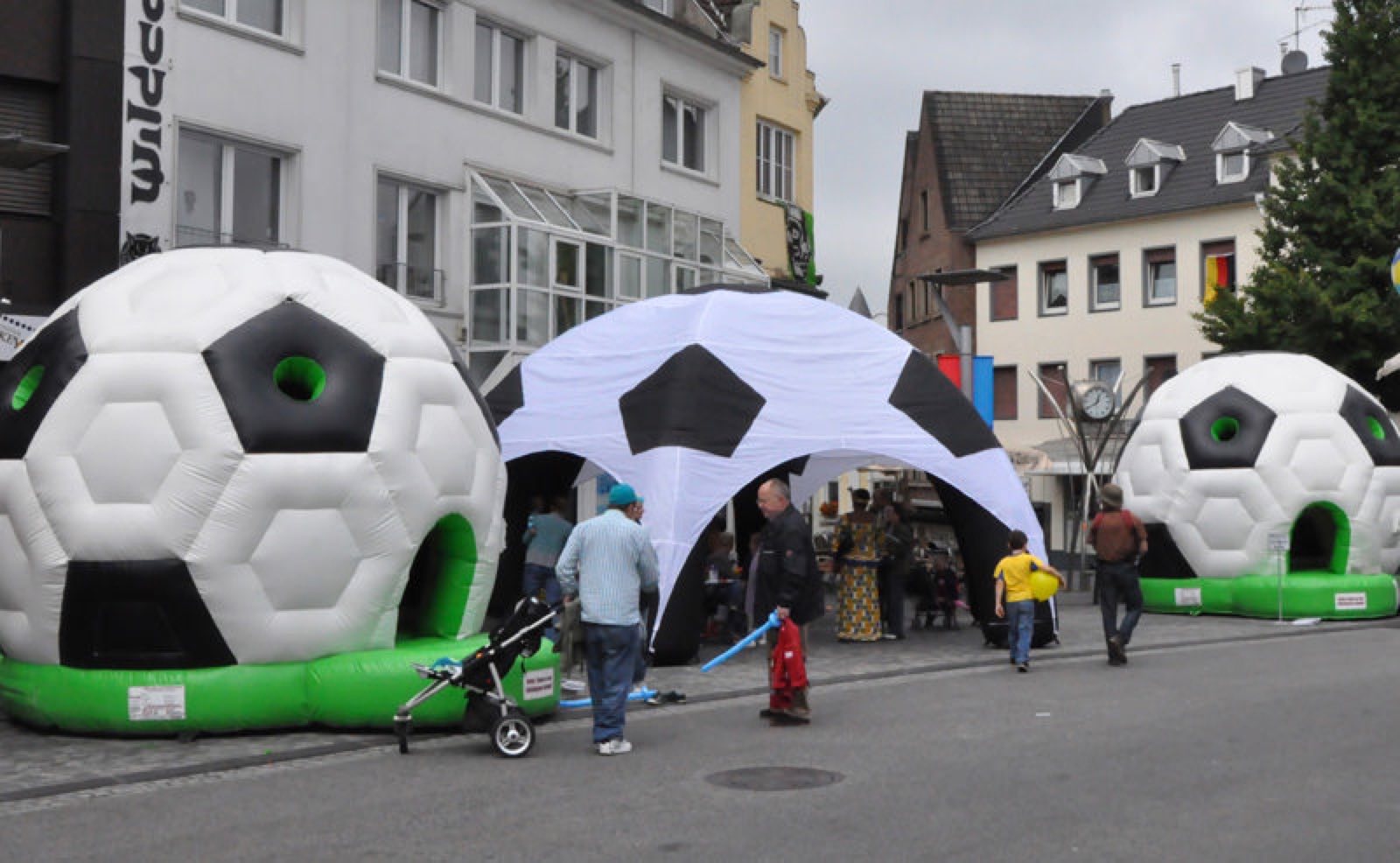 Hüpfburg Fussball – Ansicht 3