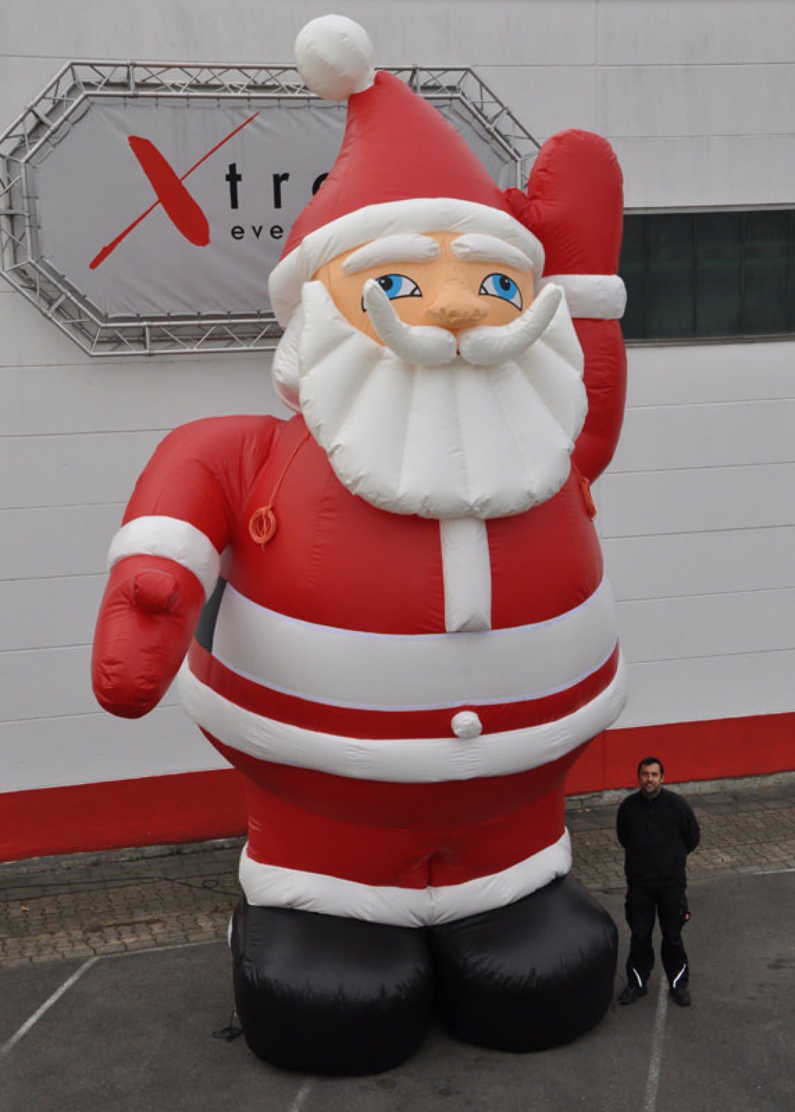 Air Display Santa Claus