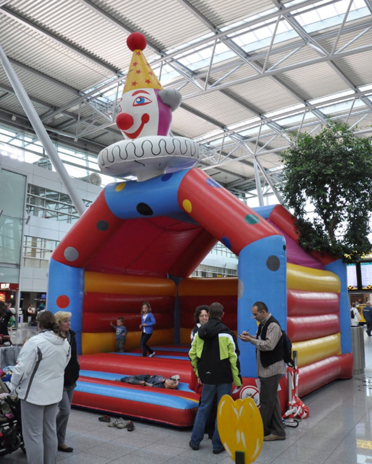 Hüpfburg Clown – Ansicht 2