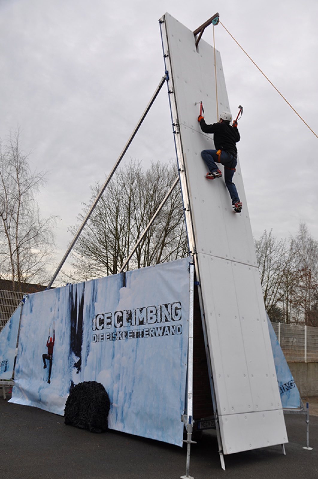 Eiskletterwand / Ice Climbing – Ansicht 3