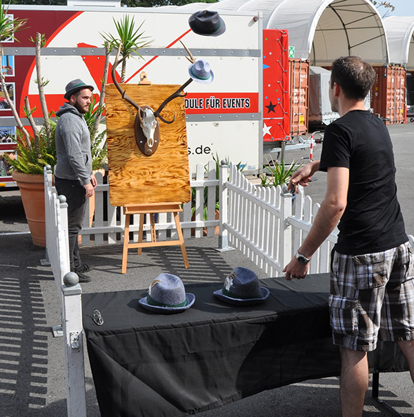 Bavarian Hat Throwing – view 3