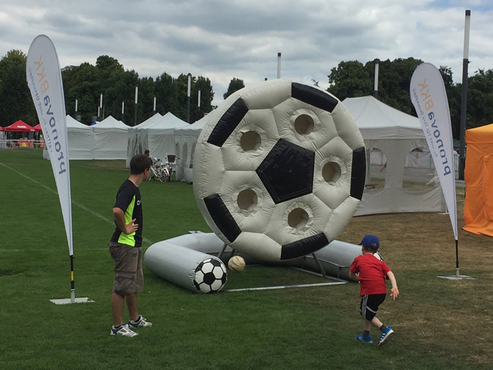 Spinning Ball - Rotating – view 2