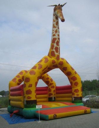 Hüpfburg Giraffe – ein Kinder tierisches Erlebnis für