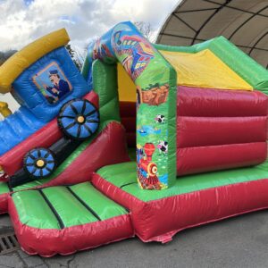 Hüpfburg Lokomotive mieten für Veranstaltungen Hüpfburg Lokomotive mieten für Veranstaltungen