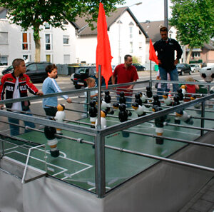 Tischfußball in XXL-Größe mieten