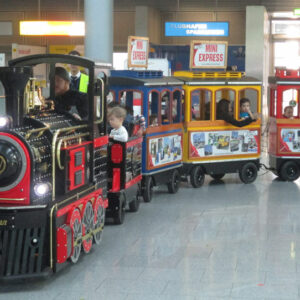 Indoor-Personenbahn mieten mit Werbeanbringung