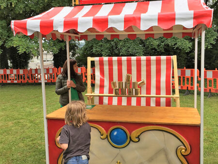 Dosenwerfen im Nostalgie-Spielstand mieten