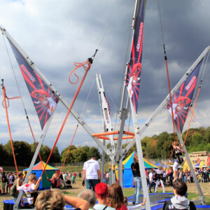 Vierer-Bungee-mit-bannern-mieten