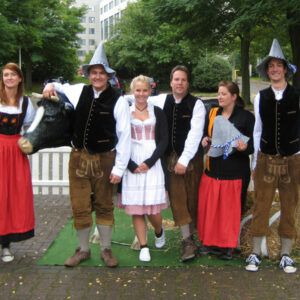 Teamsoiele im Wiesenoutfit mieten