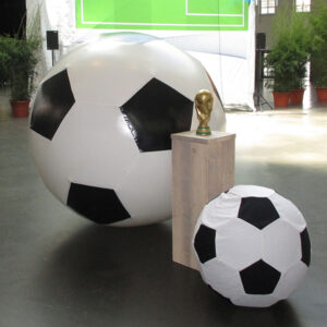 Riesigen Fußball mieten